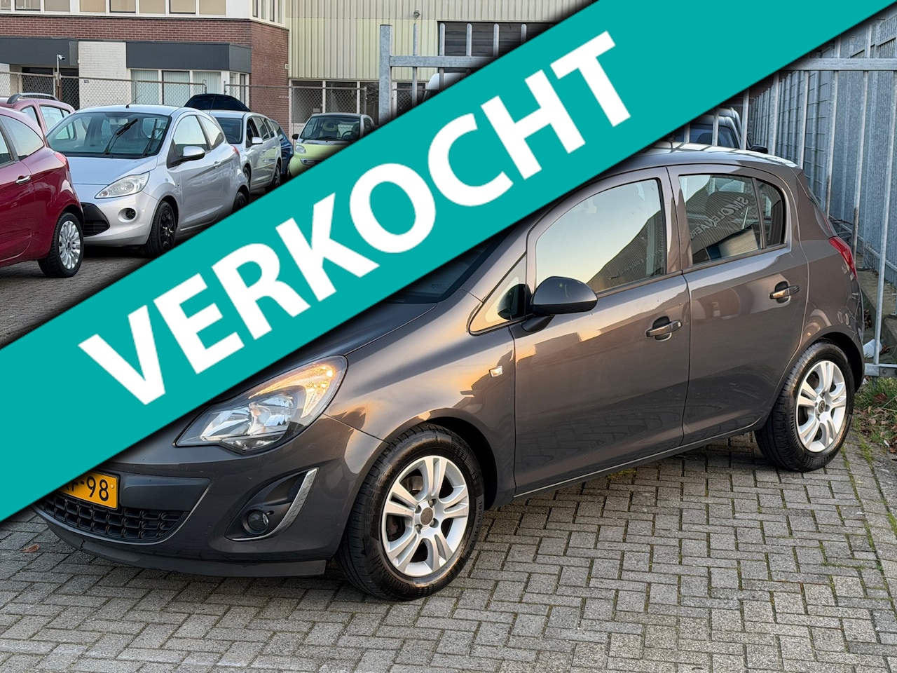 Opel Corsa - 1.4-16V Design Edition 101PK 5 DEURS! NL AUTO NAP! NAVI l STOEL-STUURVERWARMING l CRUISE l - AutoWereld.nl