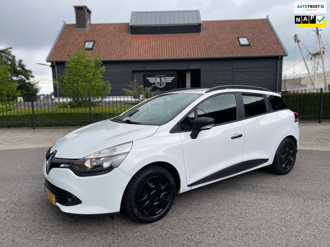 Renault Clio Estate - 0.9 TCe AIRCO CR-CONTR TREKHAAK - AutoWereld.nl
