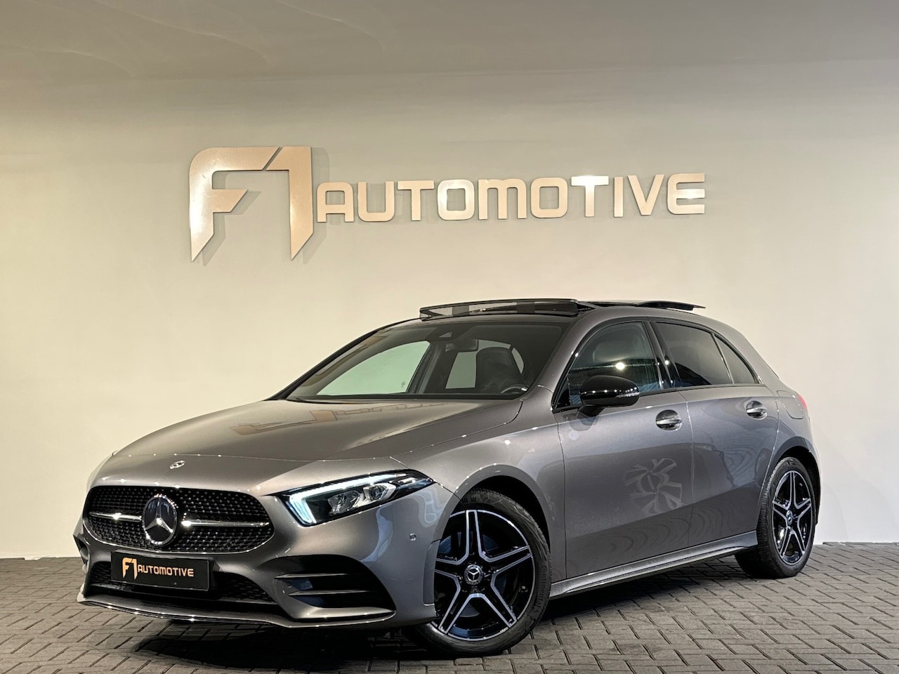 Mercedes-Benz A-klasse - 250 e AMG Pano|Sfeer|Night|Camera - AutoWereld.nl