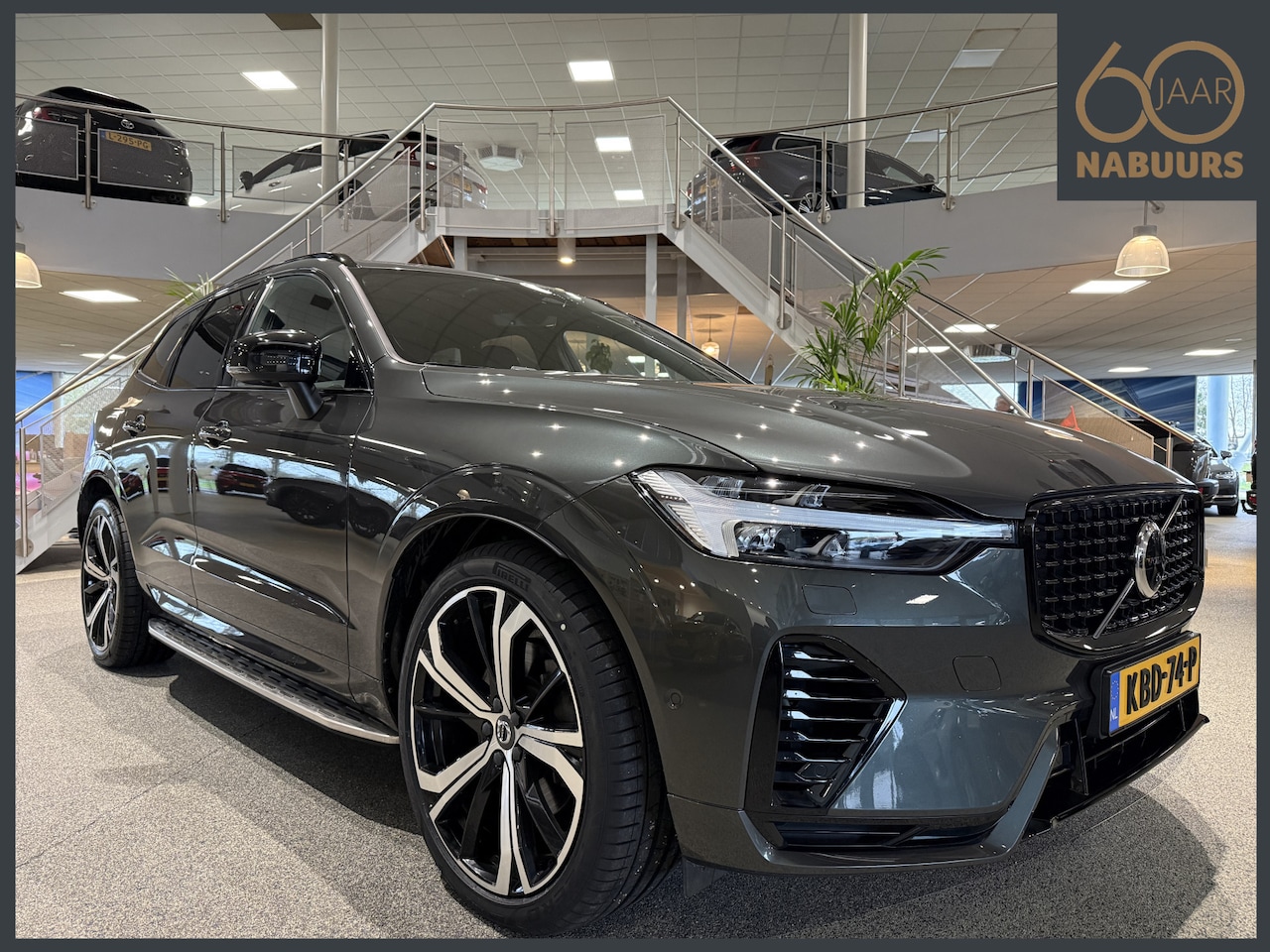 Volvo XC60 - 2.0 T8 Plug-in hybrid AWD Plus Dark 2.0 T8 Plug-in hybrid AWD Plus Dark, B&W audio, Luchtvering, Pano - AutoWereld.nl