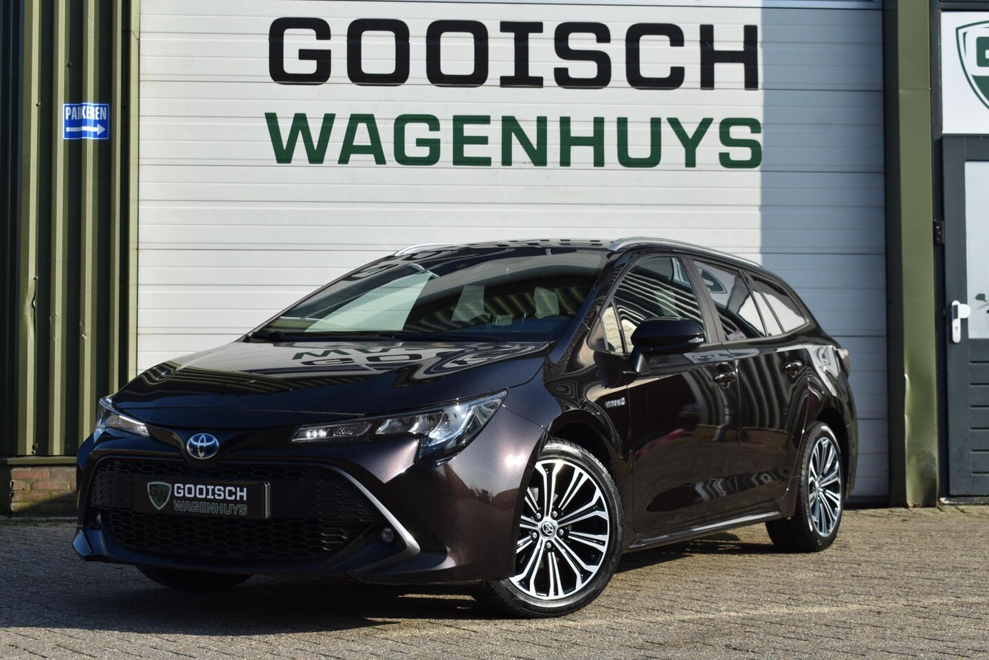 Toyota Corolla Touring Sports - 1.8 Hybrid Business Plus | Carplay | Stoelverwarming | Camera | - AutoWereld.nl