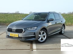 Skoda Octavia Combi - 1.5 TSI Edition | TREKHAAK | 17" GEMINI VELGEN | APPLE CAR PLAY | 'SUNSET'