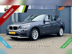 BMW X1 - sDrive20i 184pk High Executive | TOP STAAT | Trekhaak | Panoramdak | PDC | Rijklaar |