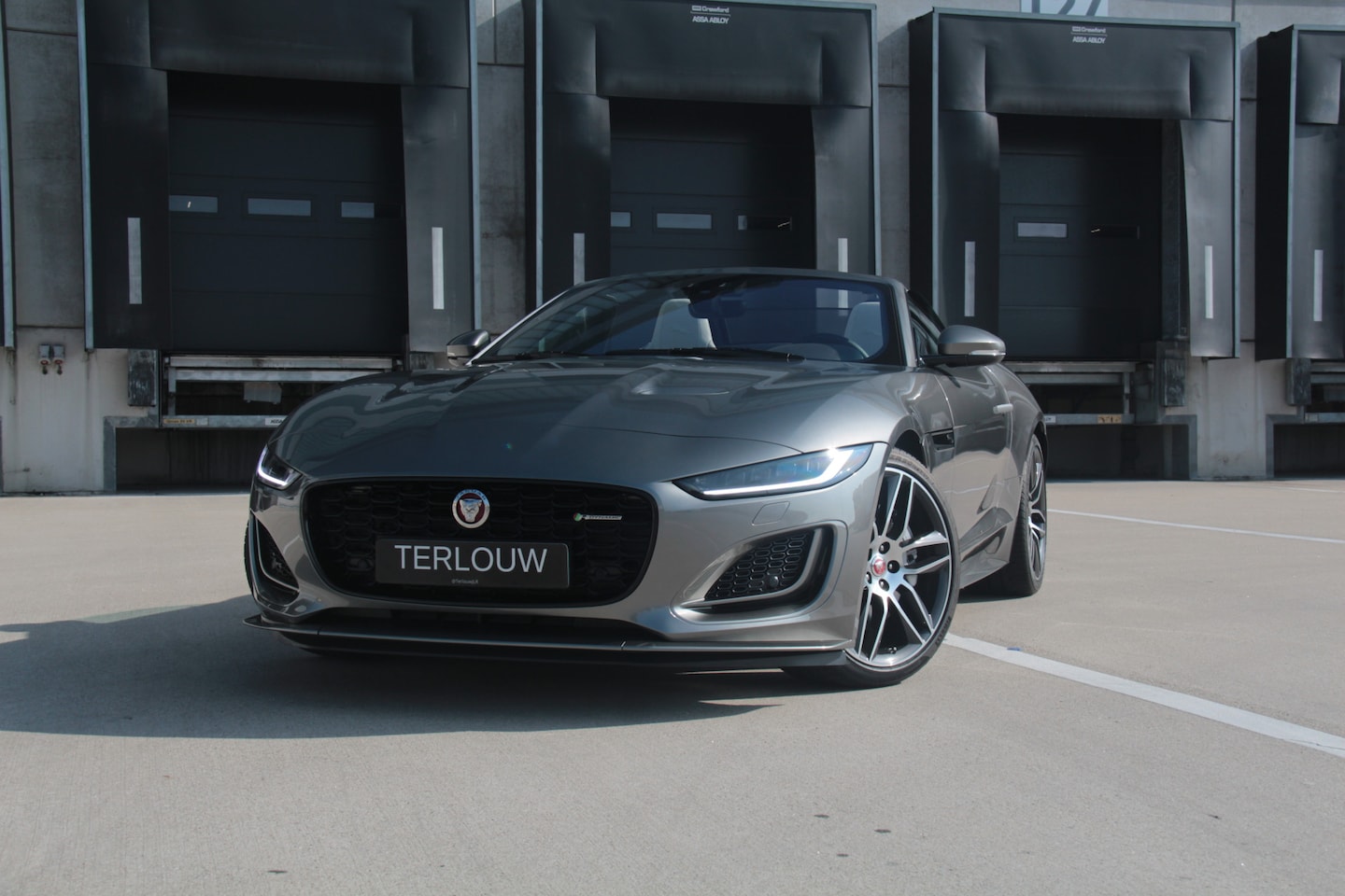 Jaguar F-type - P300 RWD R-Dynamic Black P300 RWD R-Dynamic Black - AutoWereld.nl