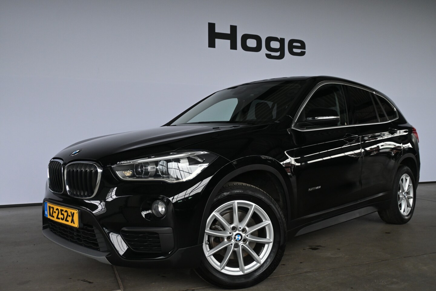 BMW X1 - sDrive18i Centennial Executive Clima Navigatie LED Goed Onderhouden! Inruil Mogelijk! - AutoWereld.nl