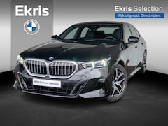 BMW 5-serie - Sedan 520i | M Sportpakket | Innovation Pack | Verwarmd Stuurwiel | Comfort Access | Panor
