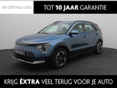 Kia Niro EV - DynamicLine 64.8 kWh | 3-fase 11KW laden | Climate Control | Navigatie | LM Velgen | Eerst