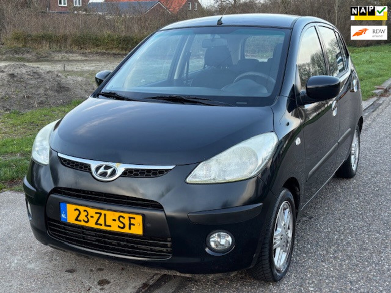 Hyundai i10 - 1.1 i-Catcher 5-Drs Airco Electric pakket Andriod scherm ABS EBD LMV 14" Afneembare trekha - AutoWereld.nl