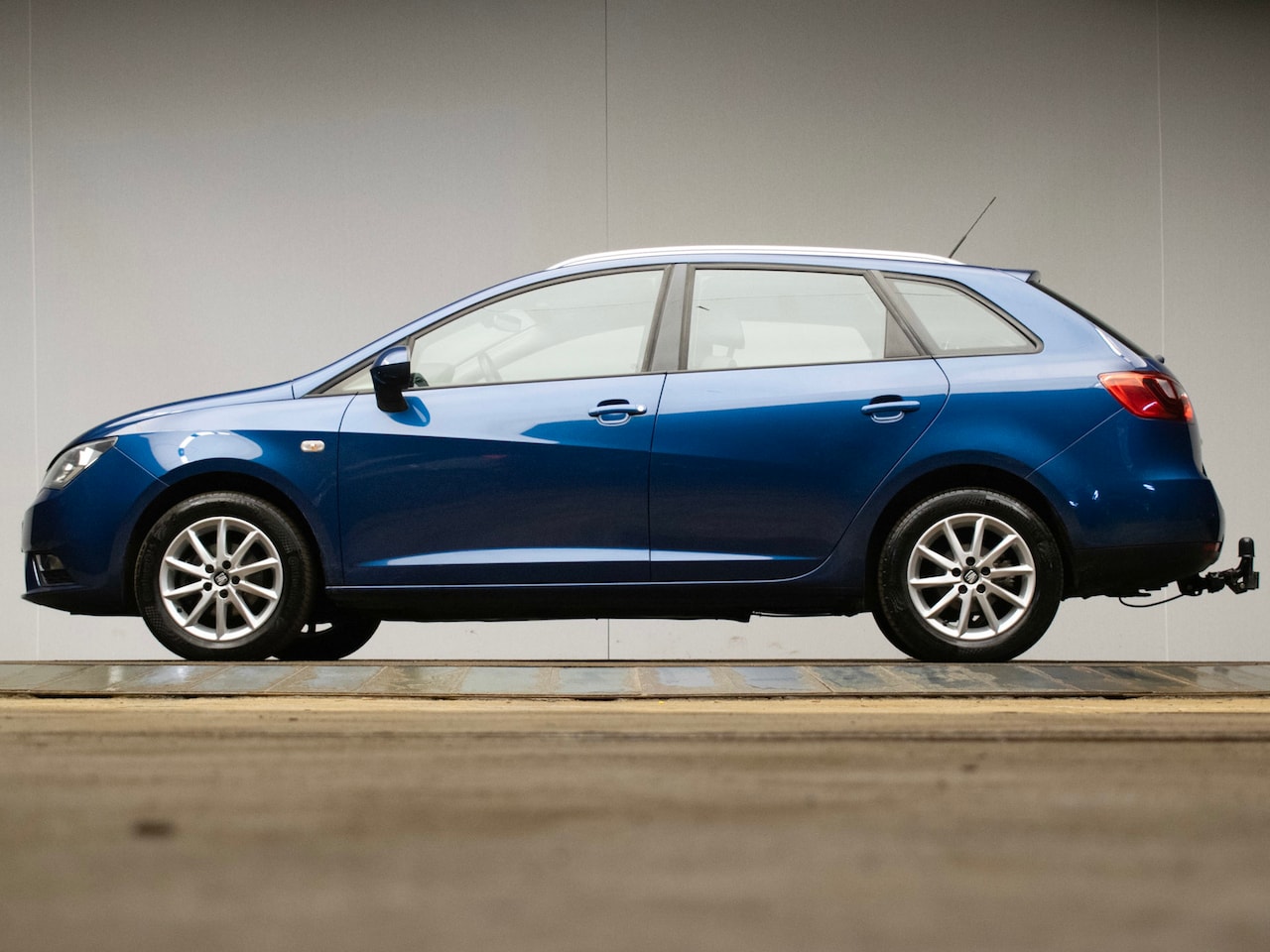 SEAT Ibiza ST - 1.0 EcoTSI Style Connect Sport (APPLE CARPLAY,NAVI,CRUISE,TREKHAAK,DAB,LED,SPORTSTOELEN,LM - AutoWereld.nl