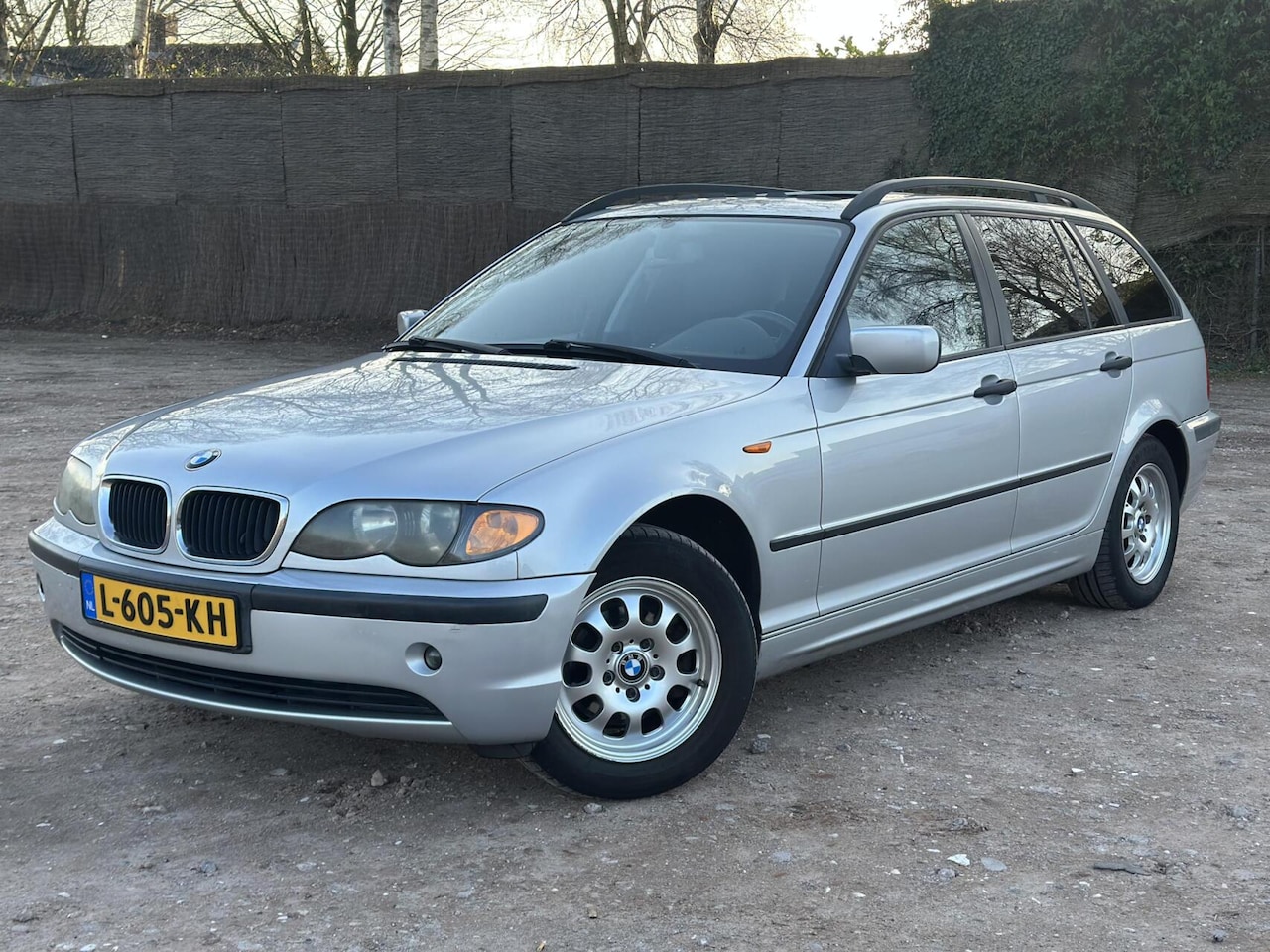 BMW 3-serie Touring - 316i Black&Silver II PANO AIRCO PSENSOR - AutoWereld.nl