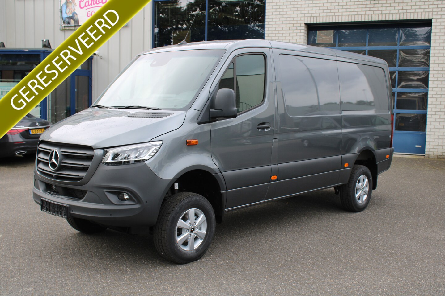 Mercedes-Benz Sprinter - 319 CDI 4x4 AWD L2H1 360 Camera, LED, MBUX 10.25 - AutoWereld.nl