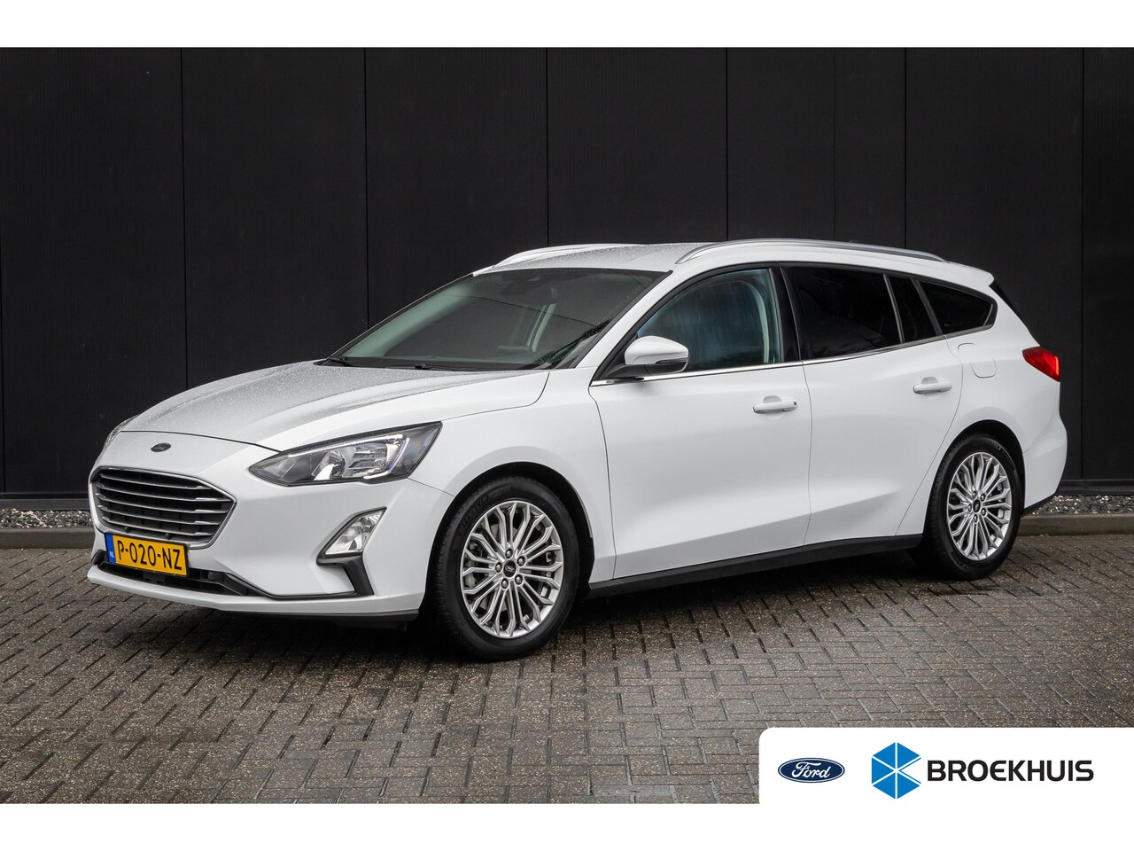 Ford Focus Wagon - 1.0 125pk Titanium | 100% dealer o.h. | Parkeer camera | LED verlichting | Winter-pack | B - AutoWereld.nl