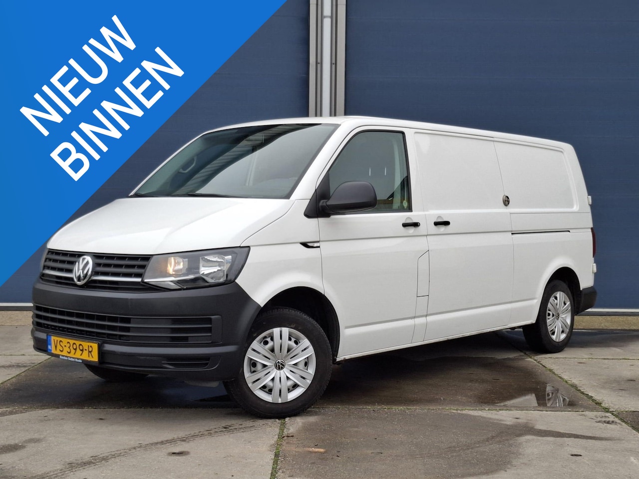 Volkswagen Transporter - 2.0 TDI L2H1 Comfortline DUBBELE SCHUIFDEUR / TREKHAAK / EURO 6 / AIRCO / 3 ZITS - AutoWereld.nl