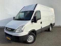 Iveco Daily - 35S13V 330 H3 3 Zits Trekhaak & Opstap