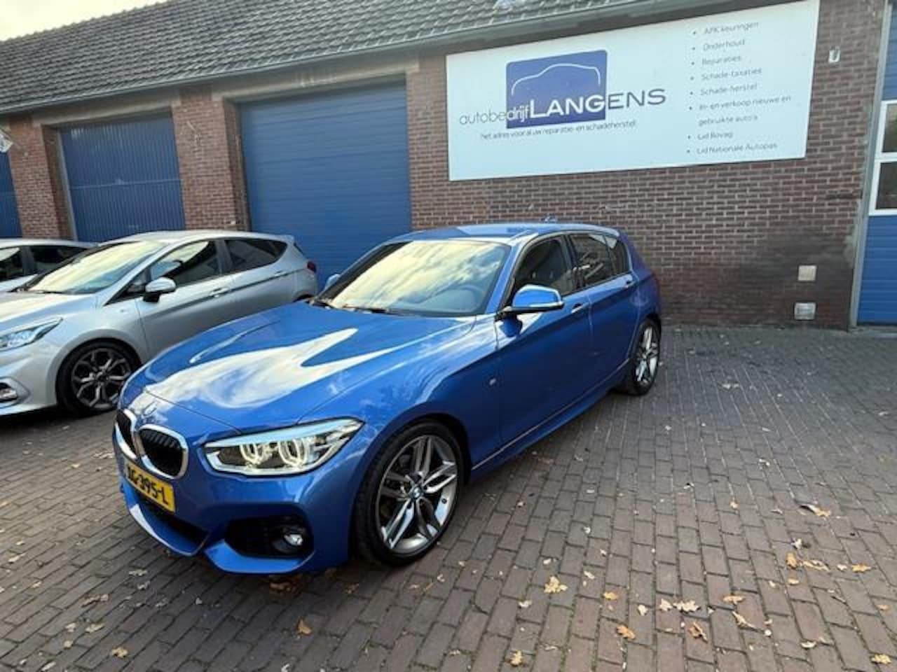 BMW 1-serie - 118i Executive M- Sport Shadow, Aut 8, Leder, PDC V + A - AutoWereld.nl