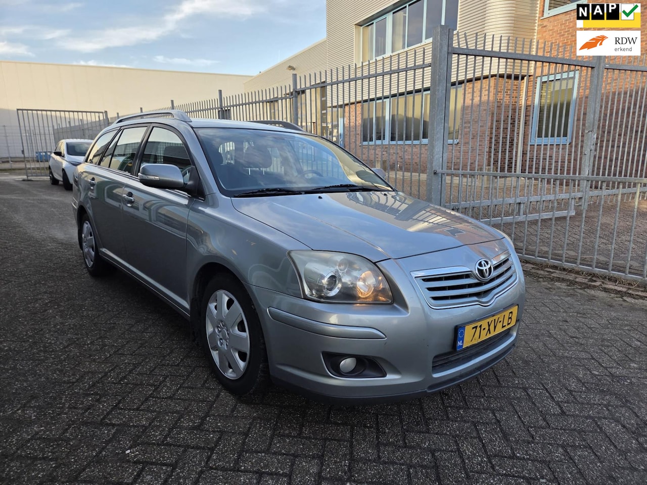 Toyota Avensis Wagon - 1.8 VVTi Luna Business|NAP|AIRCO|TREKHAAK| - AutoWereld.nl