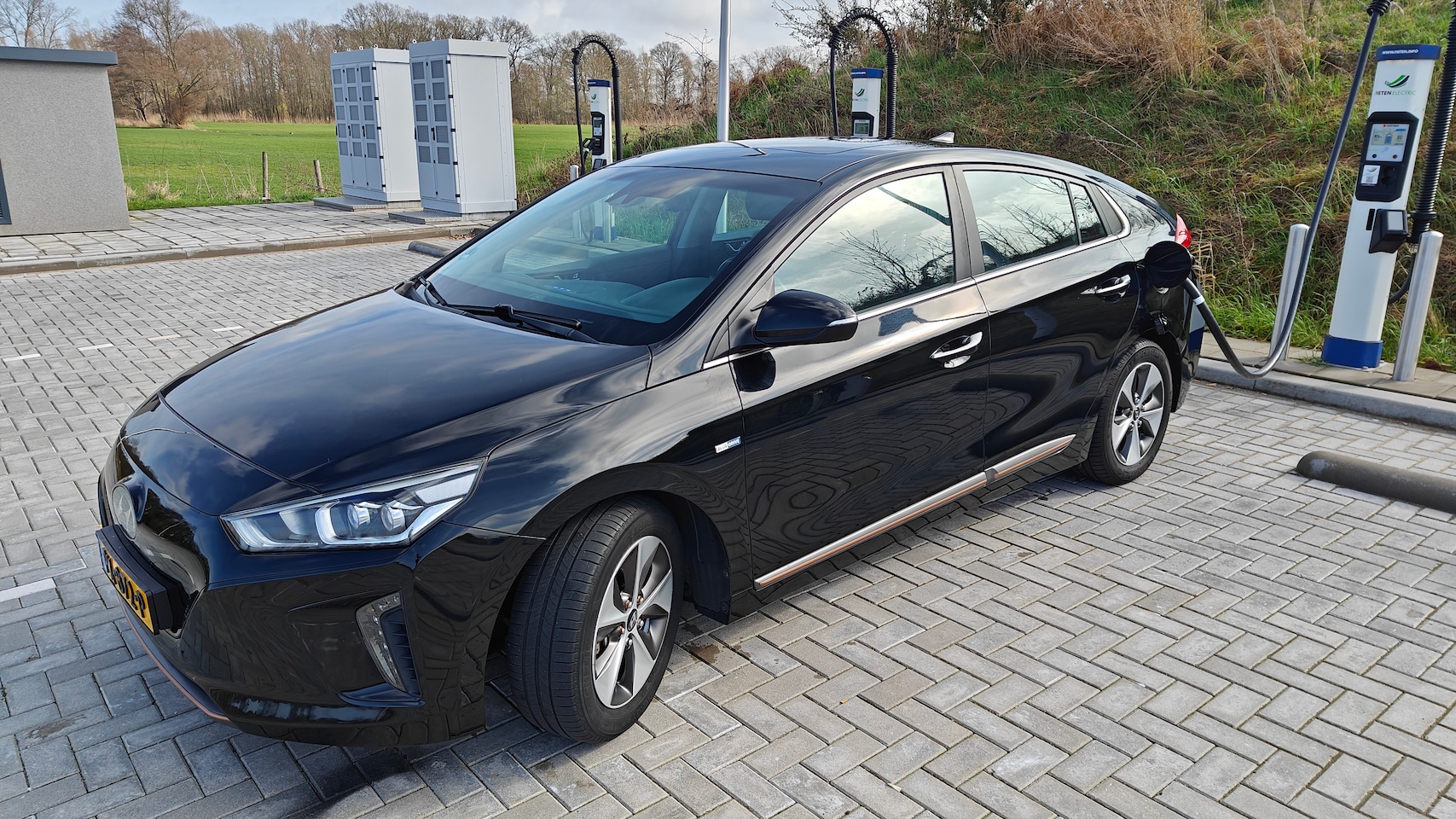 Hyundai IONIQ - Premium EV Dealer onderhouder - AutoWereld.nl