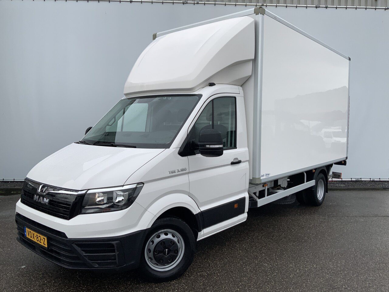 MAN TGE - 50 2.0 Extra Lang DLMeubelbak&Lift Airco Cruise 3 Zits Zijdeur Klep 750 kg Euro 6 Bakmaat - AutoWereld.nl