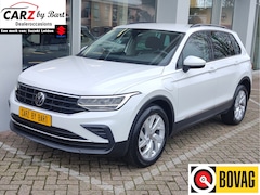 Volkswagen Tiguan - 1.4 TSI eHYBRID LIFE BUSINESS Trekhaak | Virtual Cockpit | Stuurverwarming