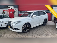 Mitsubishi Outlander - 2.0 PHEV Instyle AUTOMAAT / XENON / LEDER / STOELVERW / TREKHAAK / ROCKFORD FOSGATE / 360G