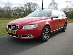 Volvo V70 - 2.5T R-Design, automaat, leder, 18inch