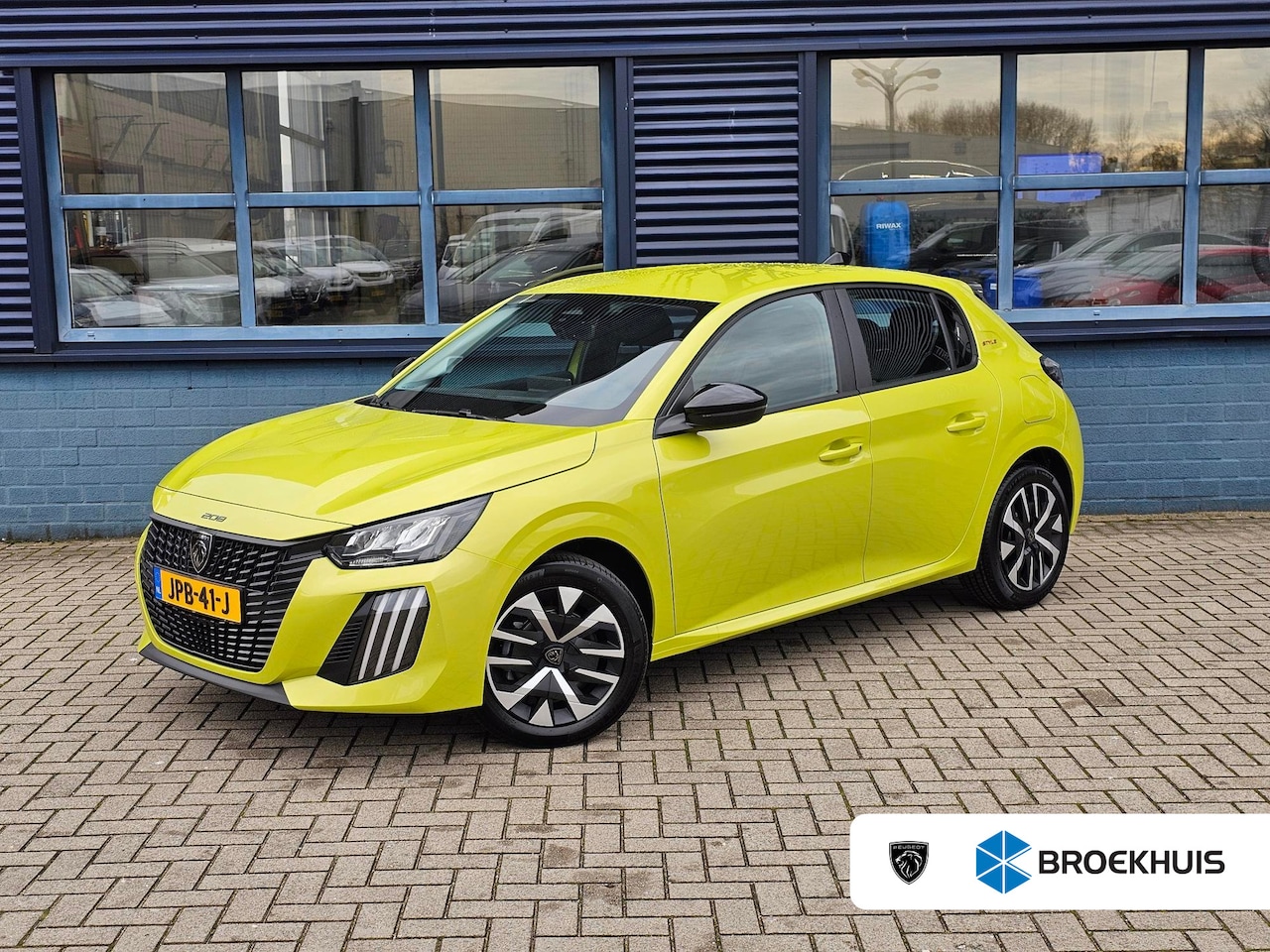 Peugeot 208 - 1.2 PureTech Style Navigatie | Cruise Control | 6-Versnellingen | Parkeer Sensoren - AutoWereld.nl