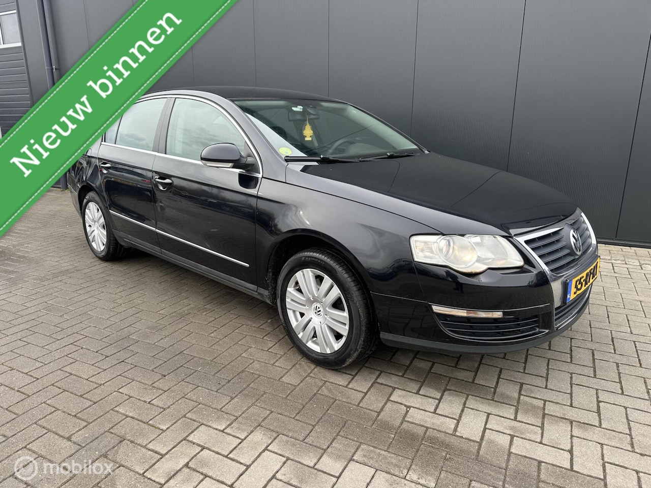 Volkswagen Passat - 1.6 FSI Comfortline 1.6 FSI Comfortline Nieuwe APK! - AutoWereld.nl