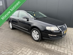 Volkswagen Passat - 1.6 FSI Comfortline Nieuwe APK