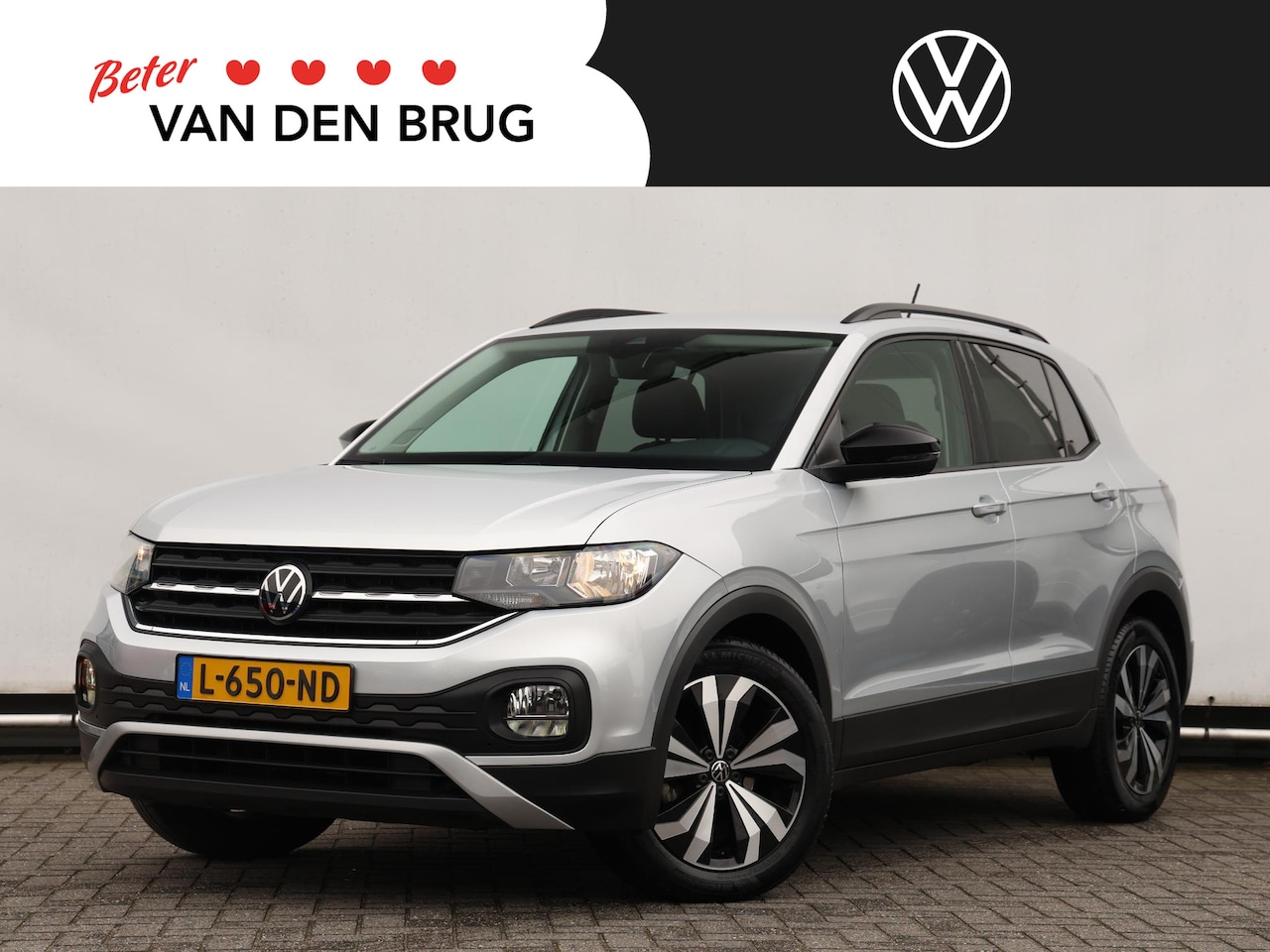 Volkswagen T-Cross - 1.0 TSI Life 95PK | Navigatie | Cruise control | Trekhaak | Camera | Black Design | Spiege - AutoWereld.nl