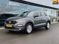 Volkswagen T-Roc - 1.5 TSI Style Business automaat , afneembare trekhaak , Apple-carplay