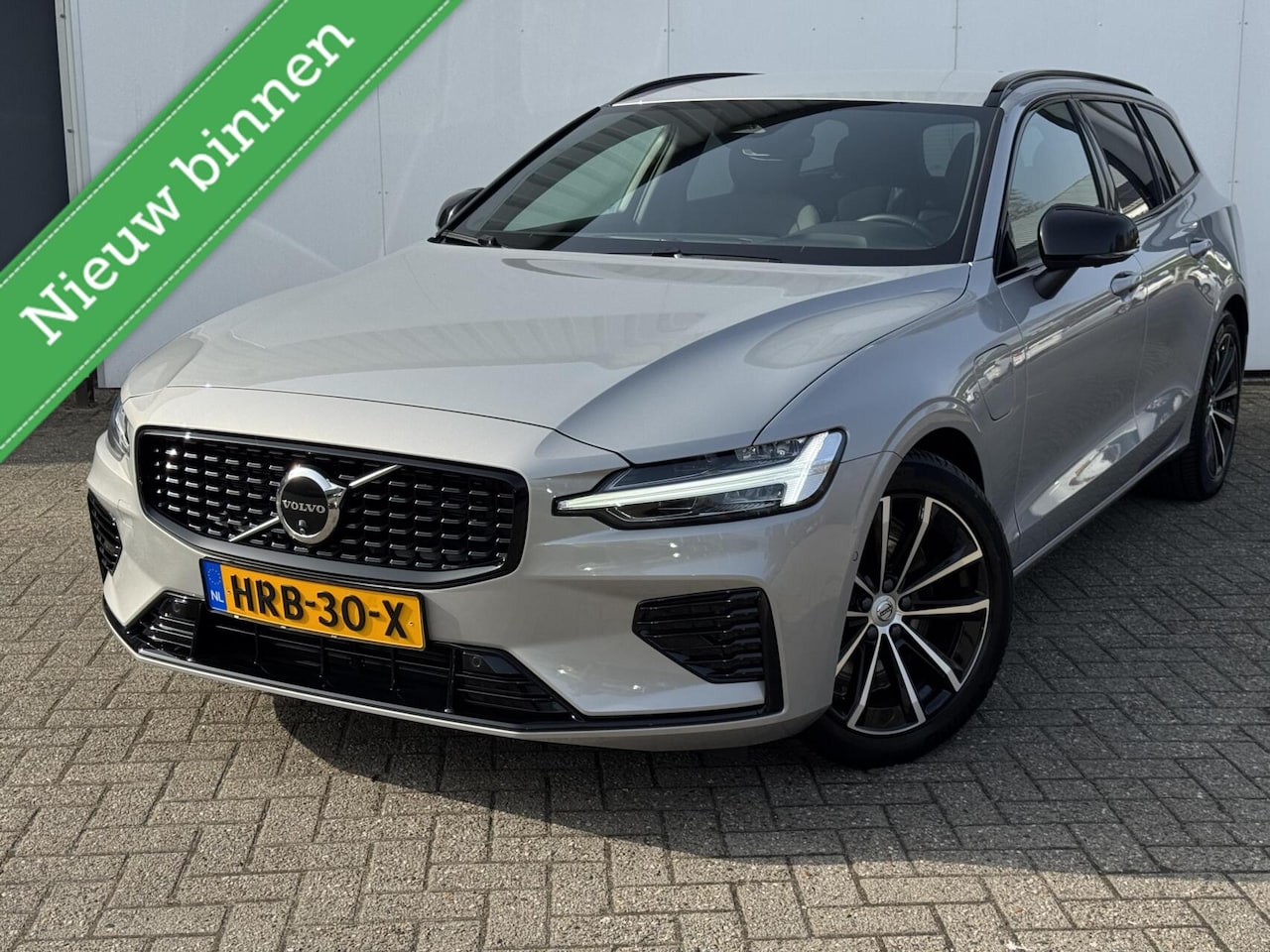 Volvo V60 - 2.0 T6 Plug-in hybrid AWD Plus Dark|HK audio|360 camera|BLIS|Tr.haak - AutoWereld.nl