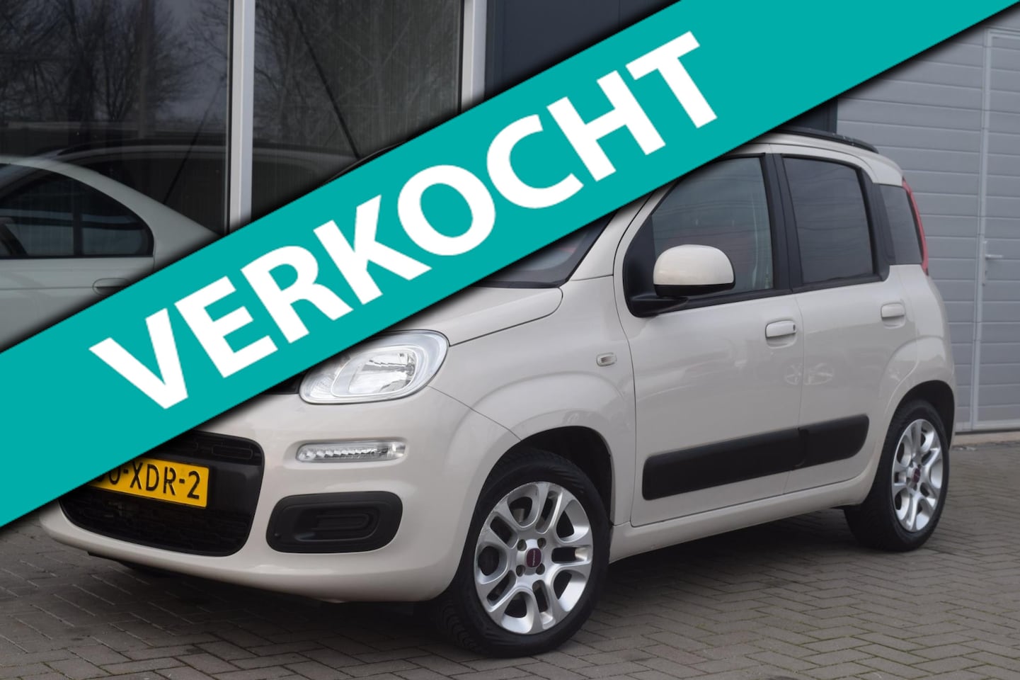 Fiat Panda - 0.9 TwinAir Lounge | Automaat | Airco | NAP + APK 1-2027 - AutoWereld.nl