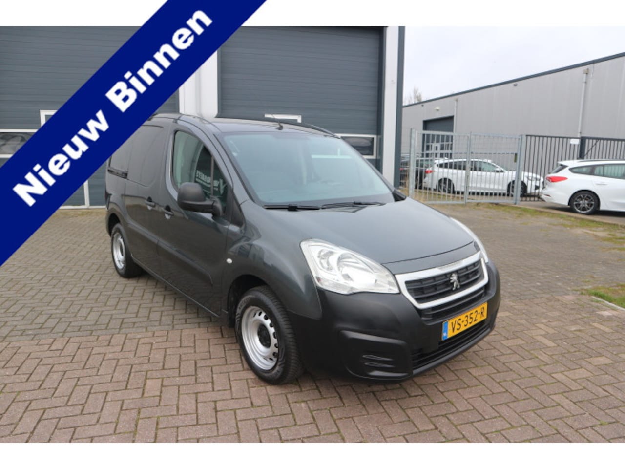 Peugeot Partner - 120 1.6 BlueHDi 75 L1 XR 120 1.6 BlueHDi 75 L1 XR - AutoWereld.nl