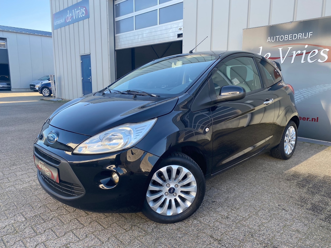 Ford Ka - 1.2 Titanium X / Airco / LMV / PDC / Voorruitverw. / Elektr. Pakket - AutoWereld.nl