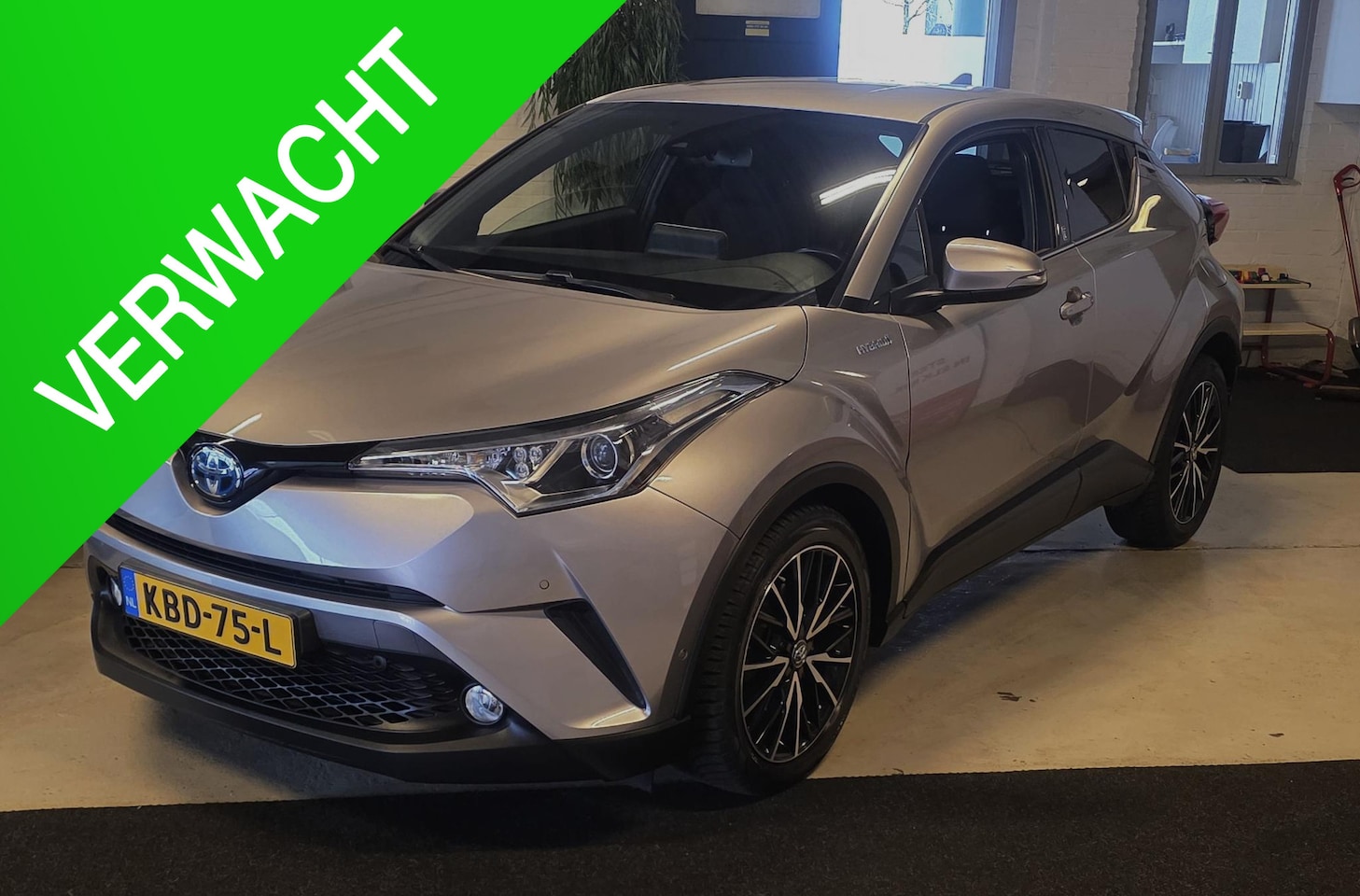 Toyota C-HR - 1.8 Hybrid Dynamic Navi,Clima,Camera,pdc,Trekhaak,RIJKLAARPRIJS!! - AutoWereld.nl