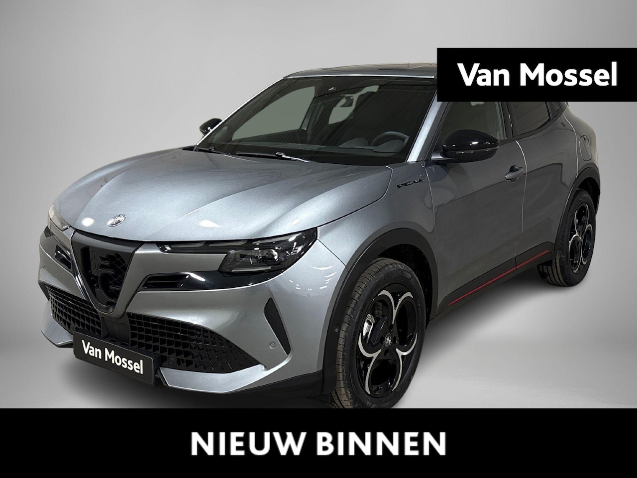 Alfa Romeo Junior - 1.2 Turbo Hybrid Ibrida Speciale | Navigatie | Camera | Parkeersensoren | Climate Controle - AutoWereld.nl