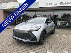 Toyota C-HR - 2.0 Plug-in Hybrid 220 Dynamic navigatie / incl. winterbandenset / Apple Carplay / Android
