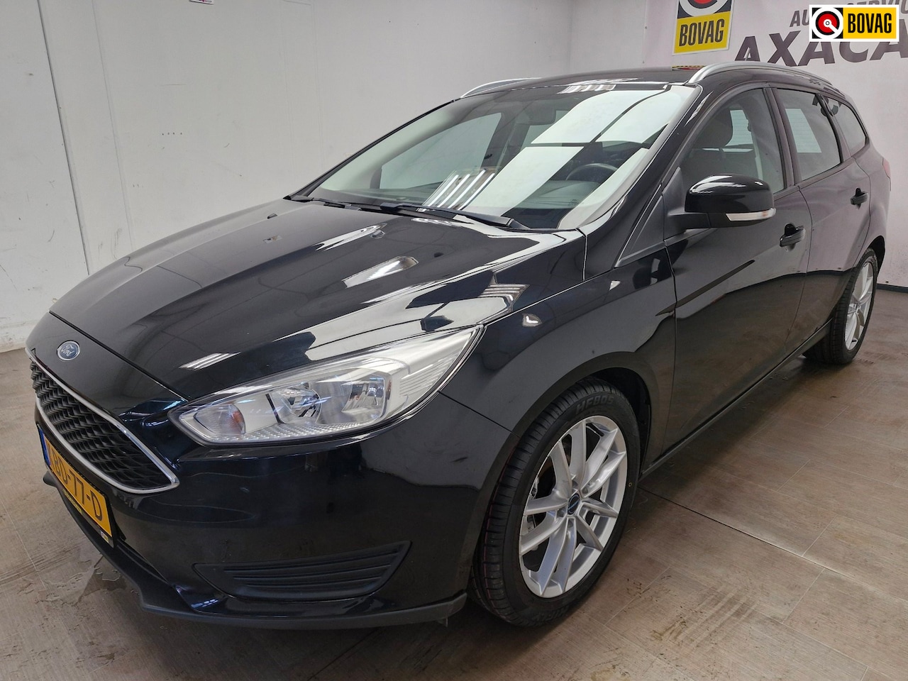 Ford Focus Wagon - 1.0 Titanium BOVAG GARANTIE ! 4X NIEUWE BANDEN ! NETTE AUTO ! - AutoWereld.nl