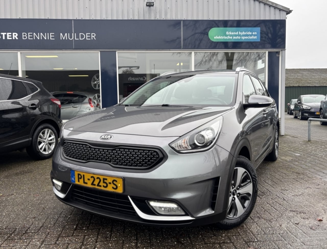 Kia Niro - 1.6 GDi Hybrid NAVI / CAMERA / TREKHAAK - AutoWereld.nl