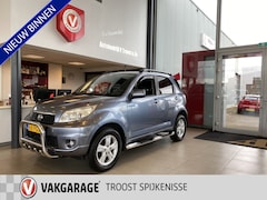 Daihatsu Terios - 1.5 2WD Trophy, Climatecontrol, Elektrischpakket, Pushbar, Treeplankset, Wielkoffer, Dakra