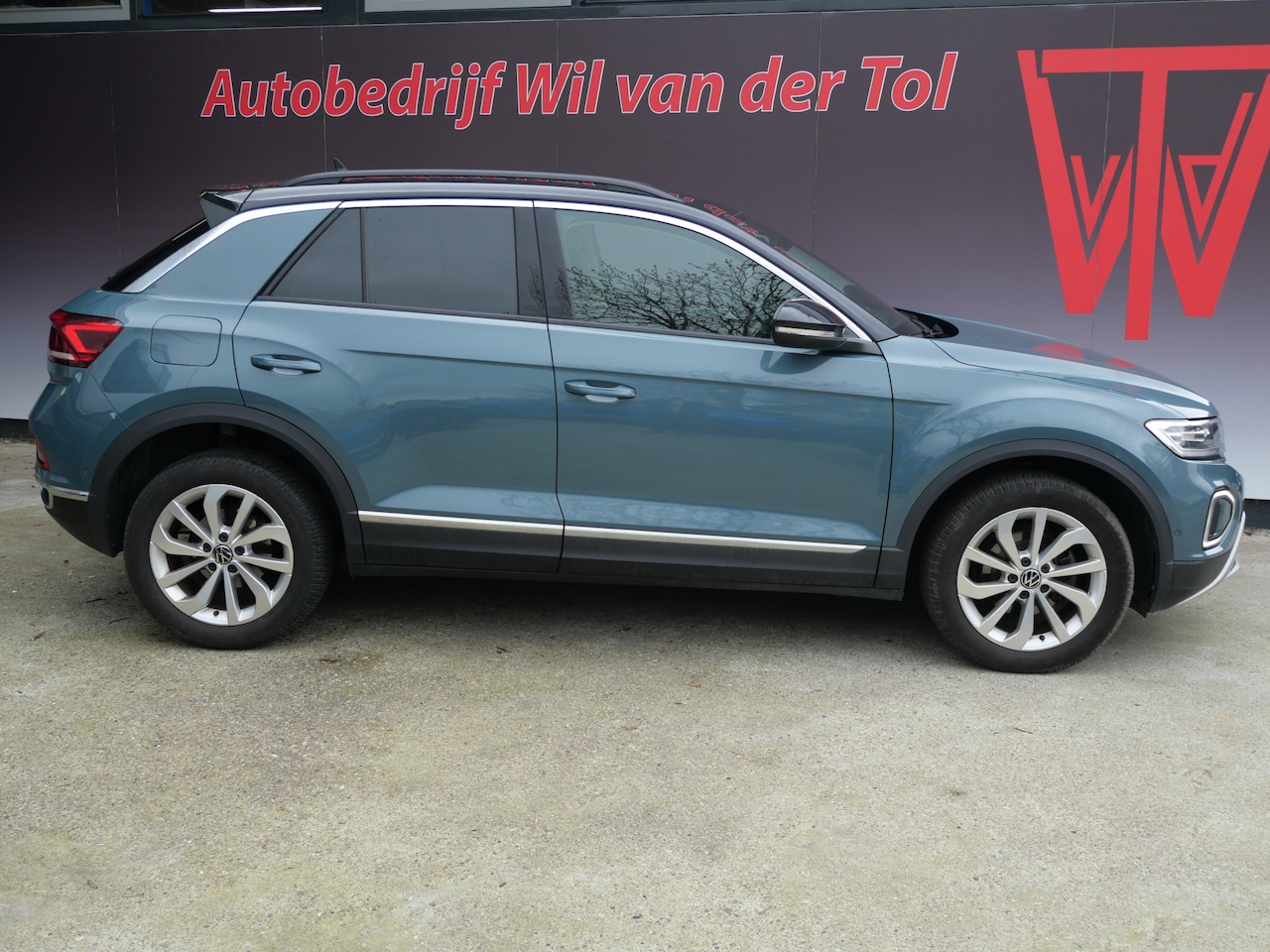 Volkswagen T-Roc - 1.5 TSI STYLE | AUTOMAAT | MASSAGE | TREKHAAK | VIRTUAL | IQ LED | ALL-IN!! - AutoWereld.nl