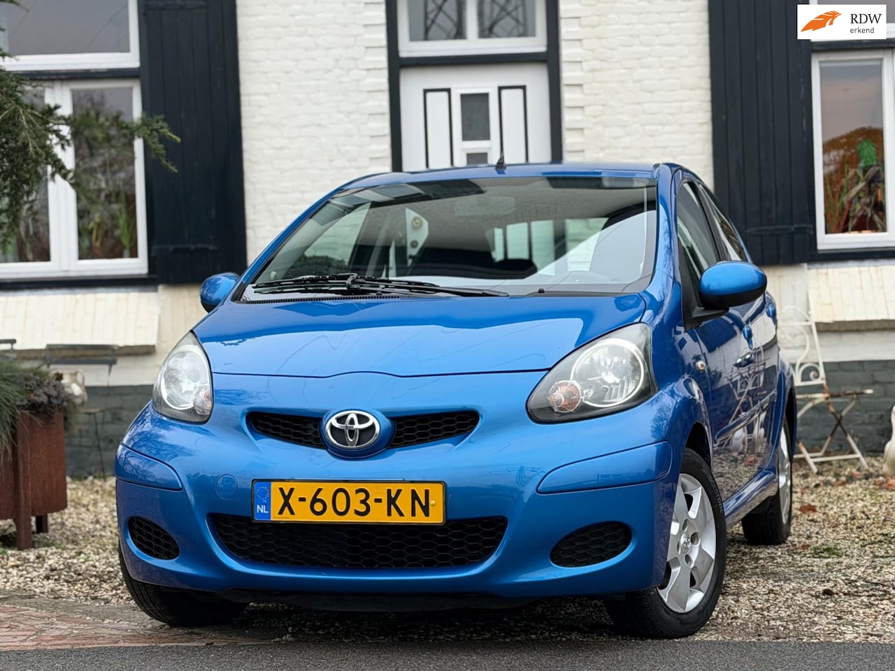 Toyota Aygo - 1.0-12V Dynamic Blue|Bluetooth|Navi|Elek-ramen| - AutoWereld.nl