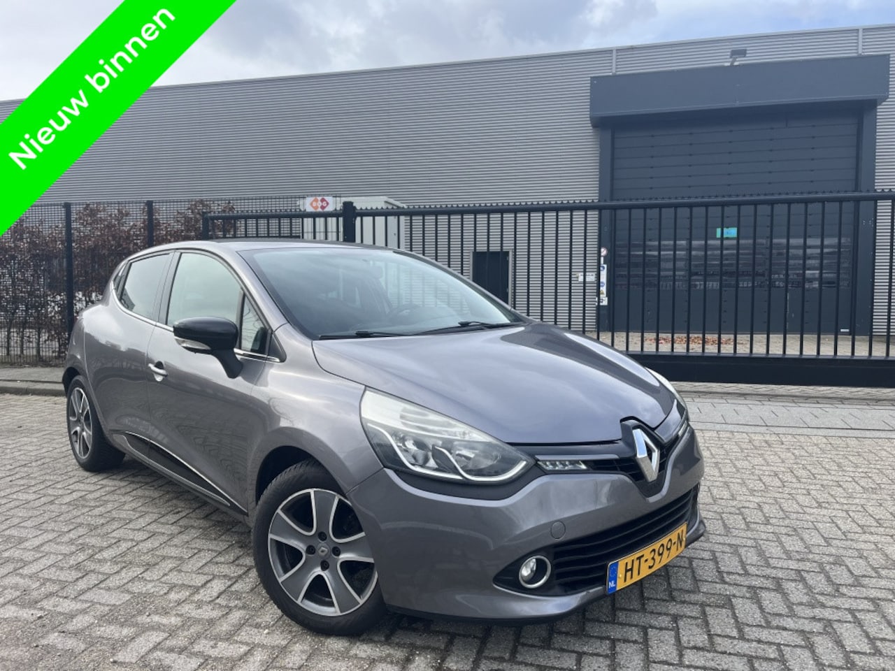 Renault Clio - 1.5 dCi Night&Day Clima|Sensoren|Lage km 2015 - AutoWereld.nl