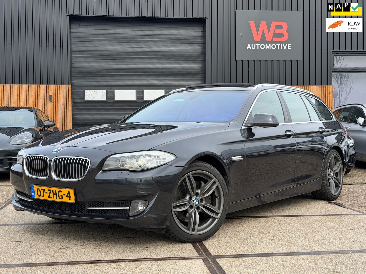 BMW 5-serie Touring - 535d Upgrade Edition Pano Leder PDC Memory seats - AutoWereld.nl