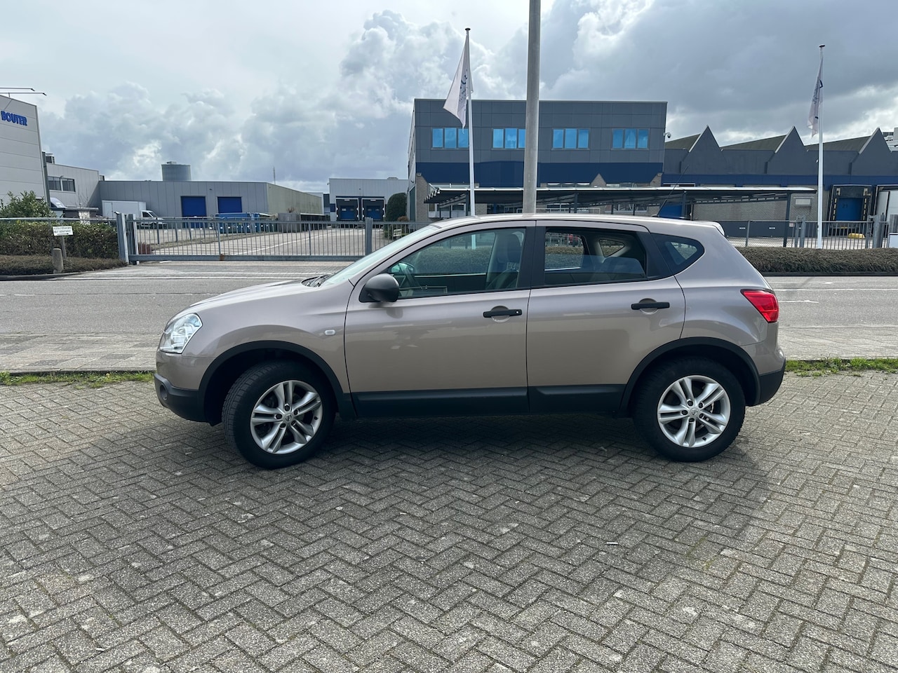 Nissan Qashqai - 1.5 dCi Visia tweede eigenaar - AutoWereld.nl