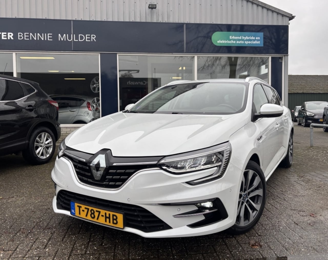 Renault Mégane E-Tech - Estate 1.6 PLUG-IN / CAMERA / LED / TREKHAAK - AutoWereld.nl