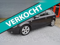 Audi A3 - 2.0 FSI Ambition AUT Airco S-line Lage Km Stand