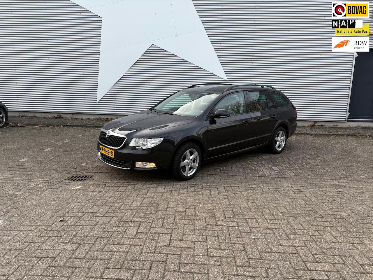Skoda Superb Combi - 1.8 TSI Comfort Business Line | APK 05-05-2027 | Trekhaak | Erg Luxe - AutoWereld.nl