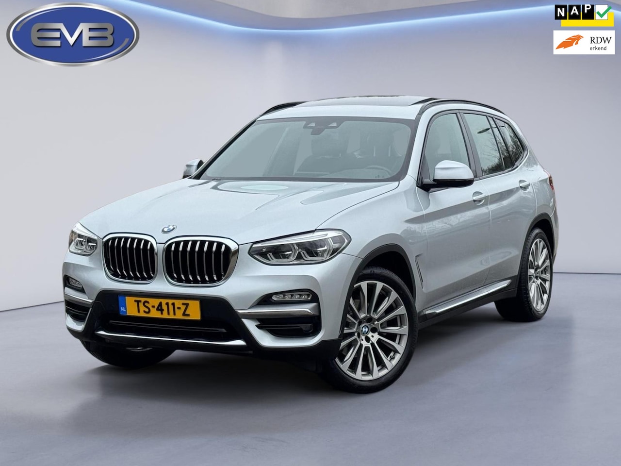 BMW X3 - xDrive20i High Executive XDrive20i High Executive, panoramadak, lederen sportinterieur, vele opties, NL auto met na - AutoWereld.nl