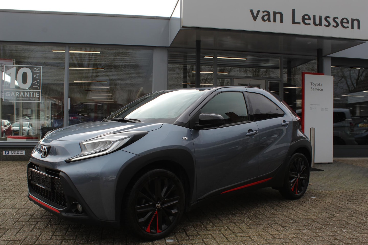 Toyota Aygo X - UNDERCOVER LM-VELGEN STOELVERW APPLE/ANDROID KEYLESS AD-CRUISE - AutoWereld.nl